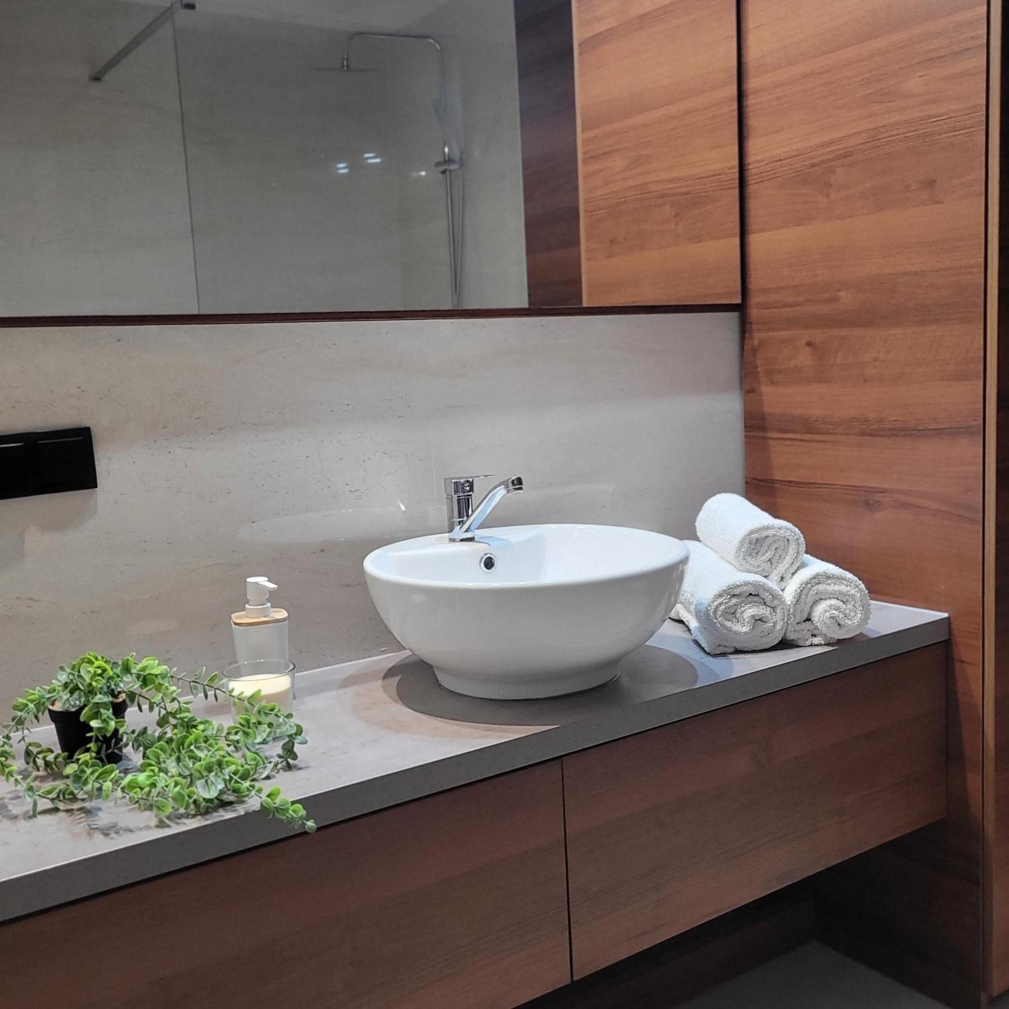 Niron Apartament Kapucynska بيوا المظهر الخارجي الصورة