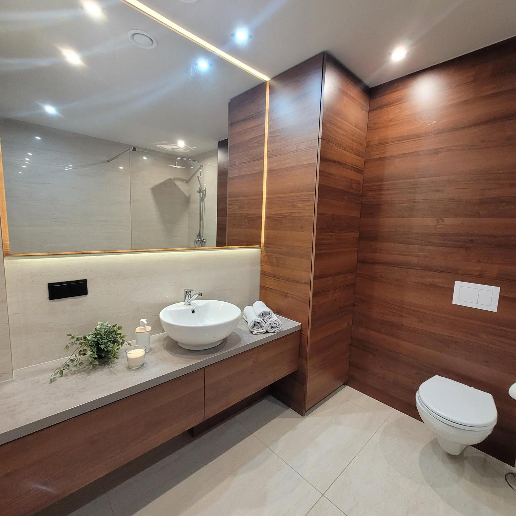 Niron Apartament Kapucynska بيوا المظهر الخارجي الصورة